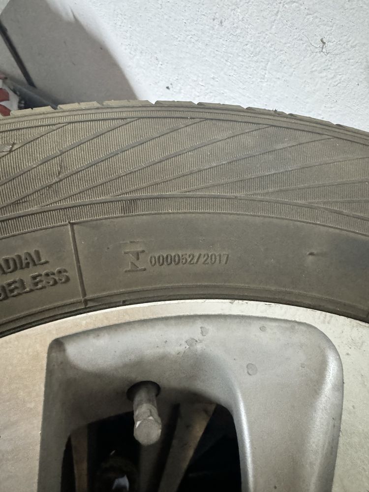 Продам диски с шинами