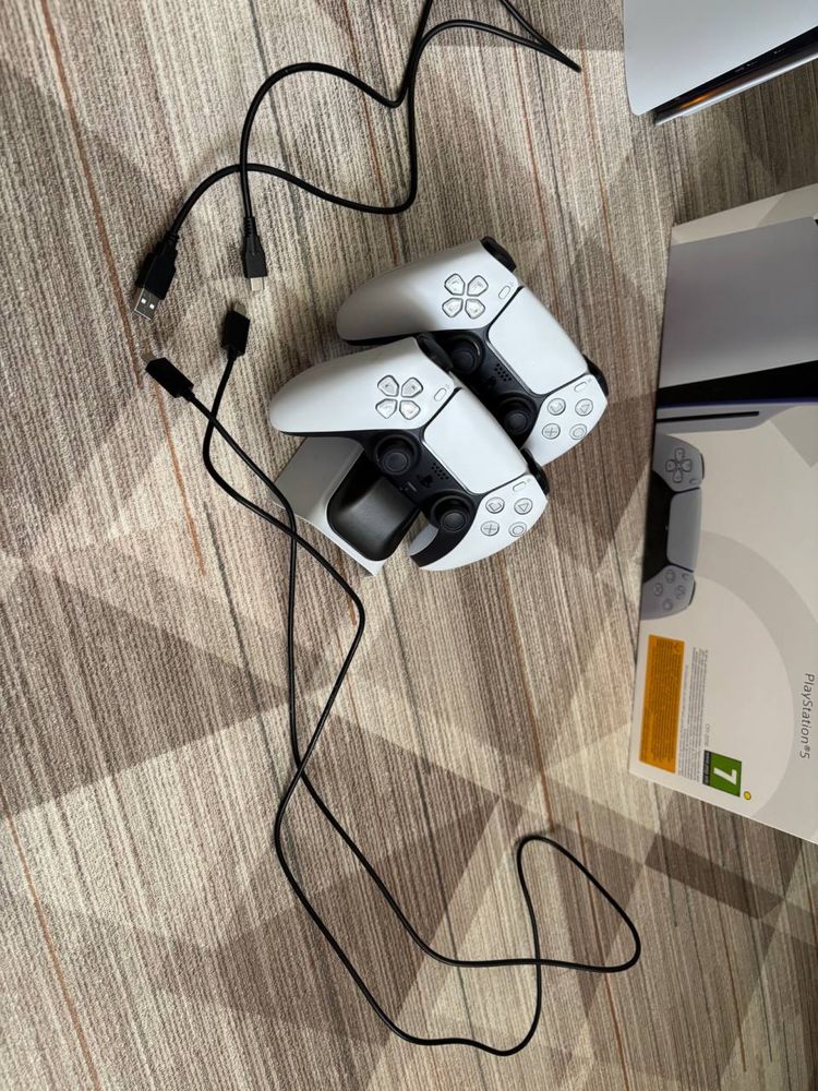 Ps5 полный комлпект с играми, без дисков, брал онлайн, все скачено