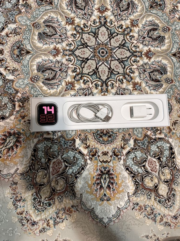 Apple Watch Series 5, 44mm