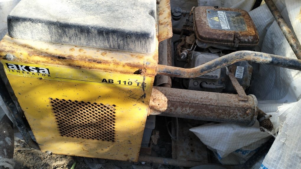 Бензиновый генератор Aksa AB 110 TE