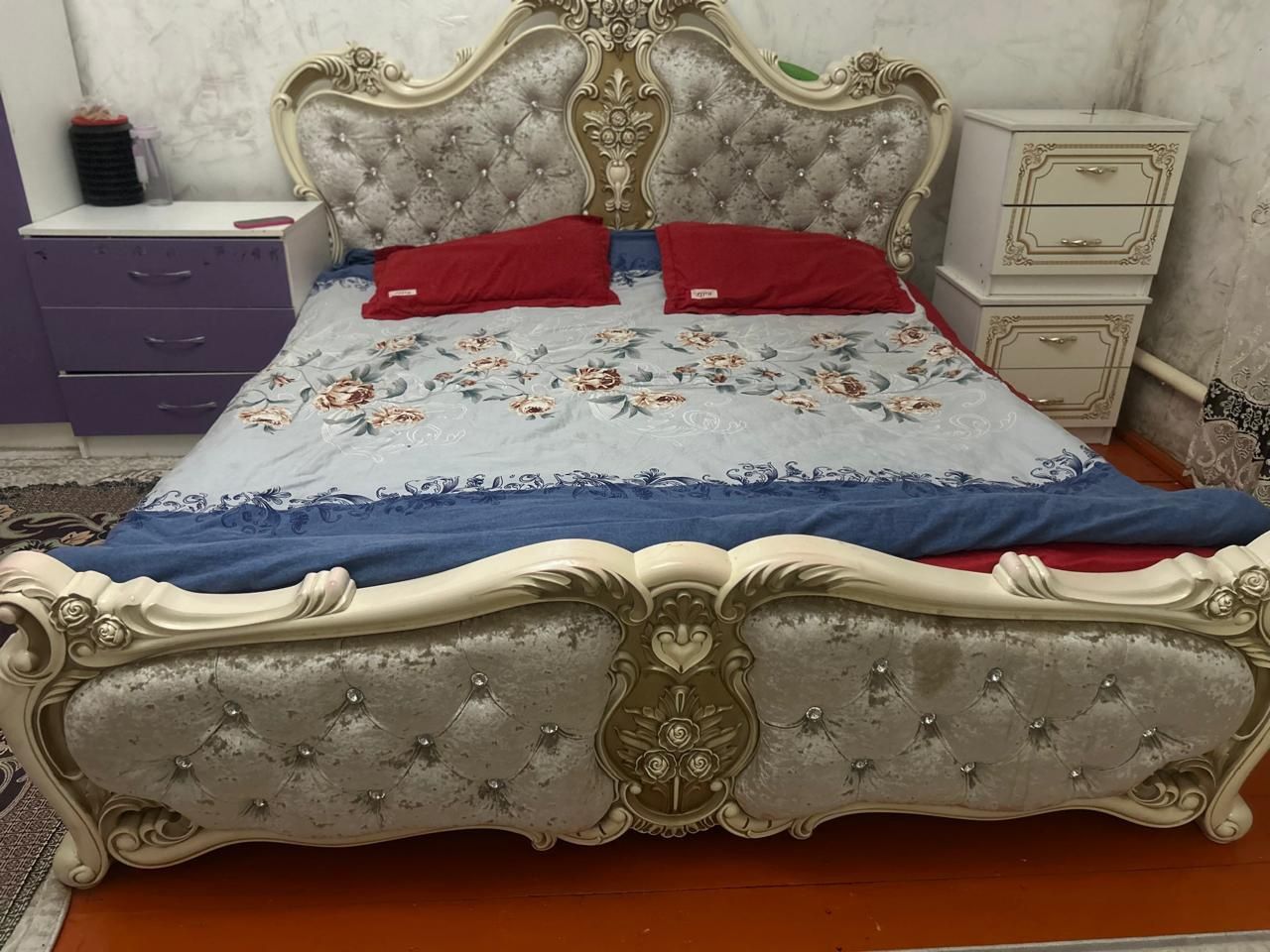 Спальный гарнитур.