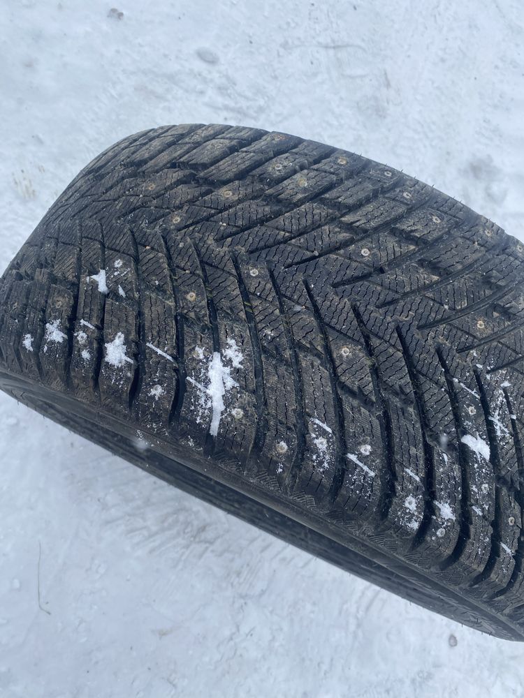 2 баллона авторезины Grenlander ice, все шипы на месте