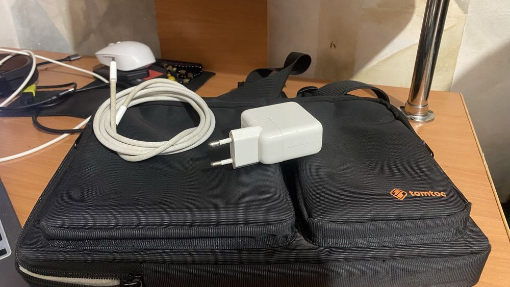 MacBook Air M1 (2020)