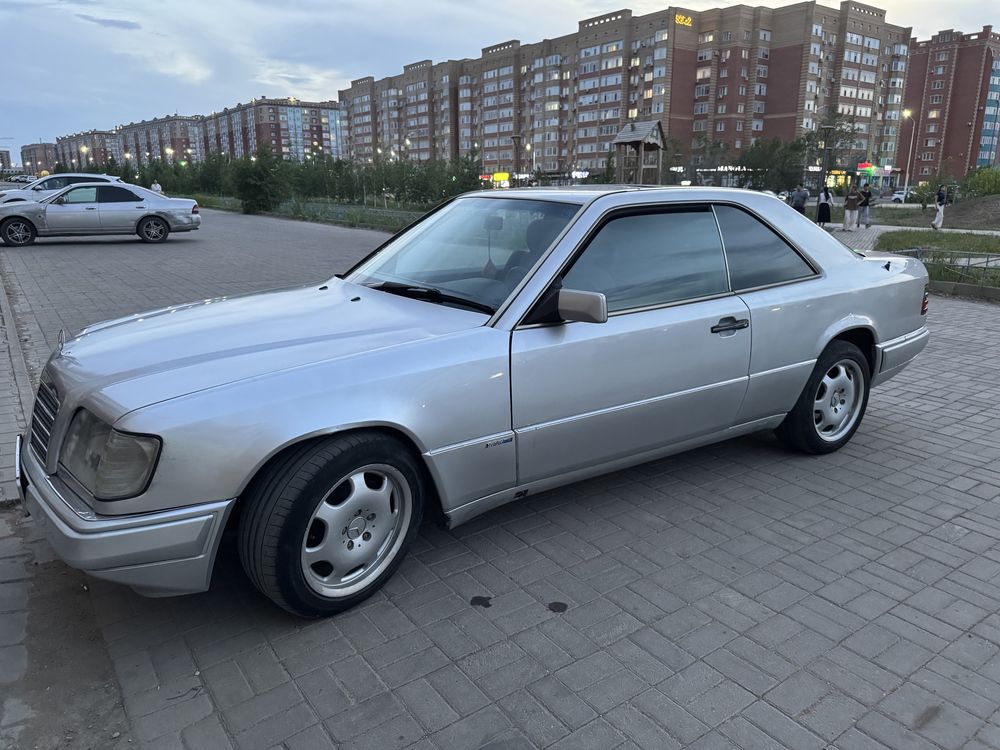 продается мерседес купе 124
