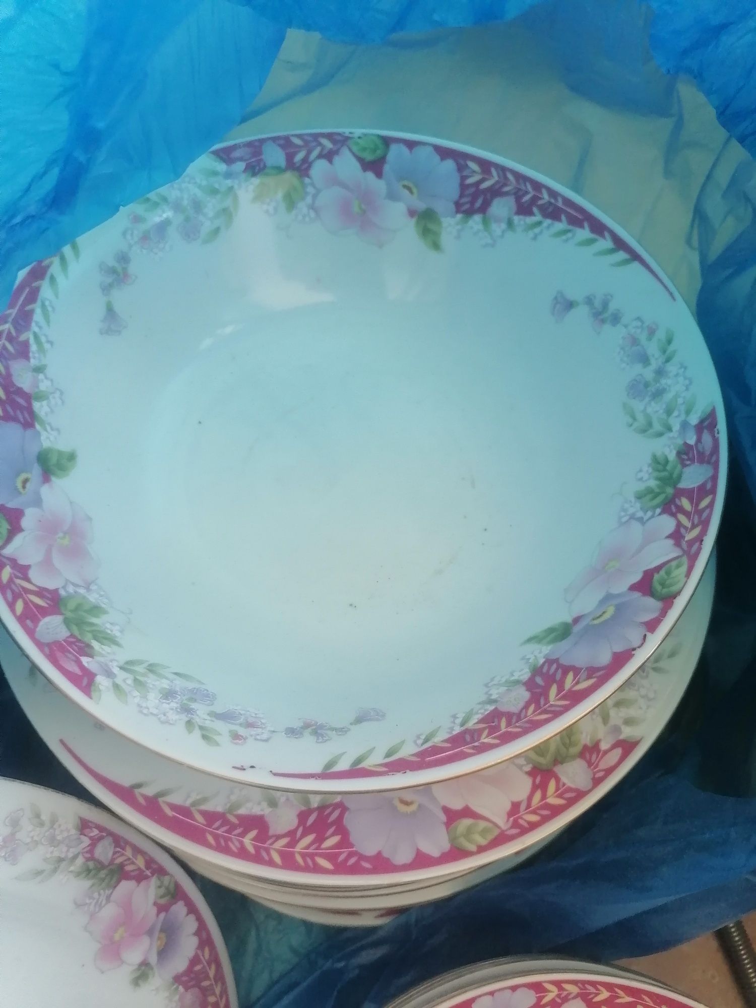 Продам набор посуды.  4500.