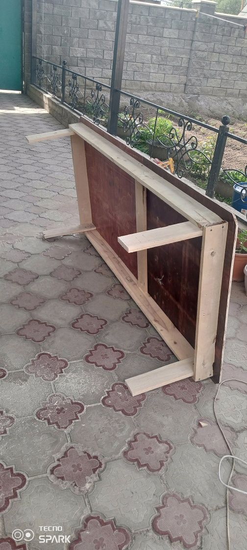 Продам хорошие столы