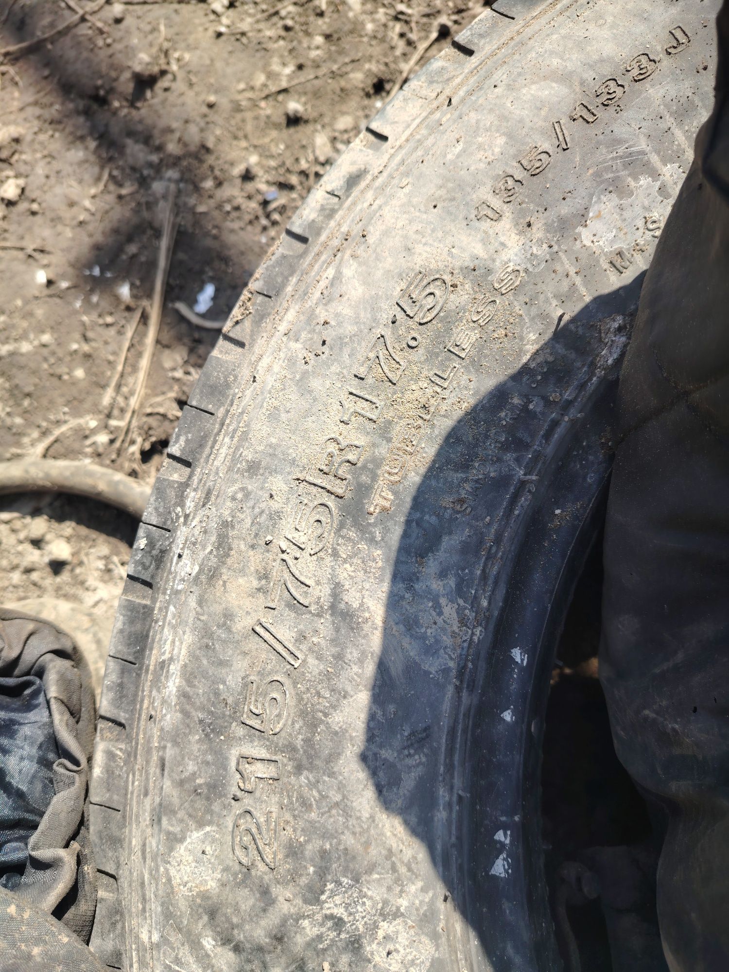 215/75/17,5   в хорошем состоянии