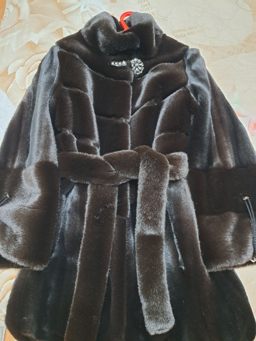 Продам шубу из искусственного меха