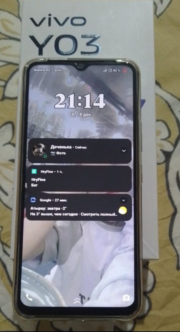 VIVO Y03 
VIVO Y03
12