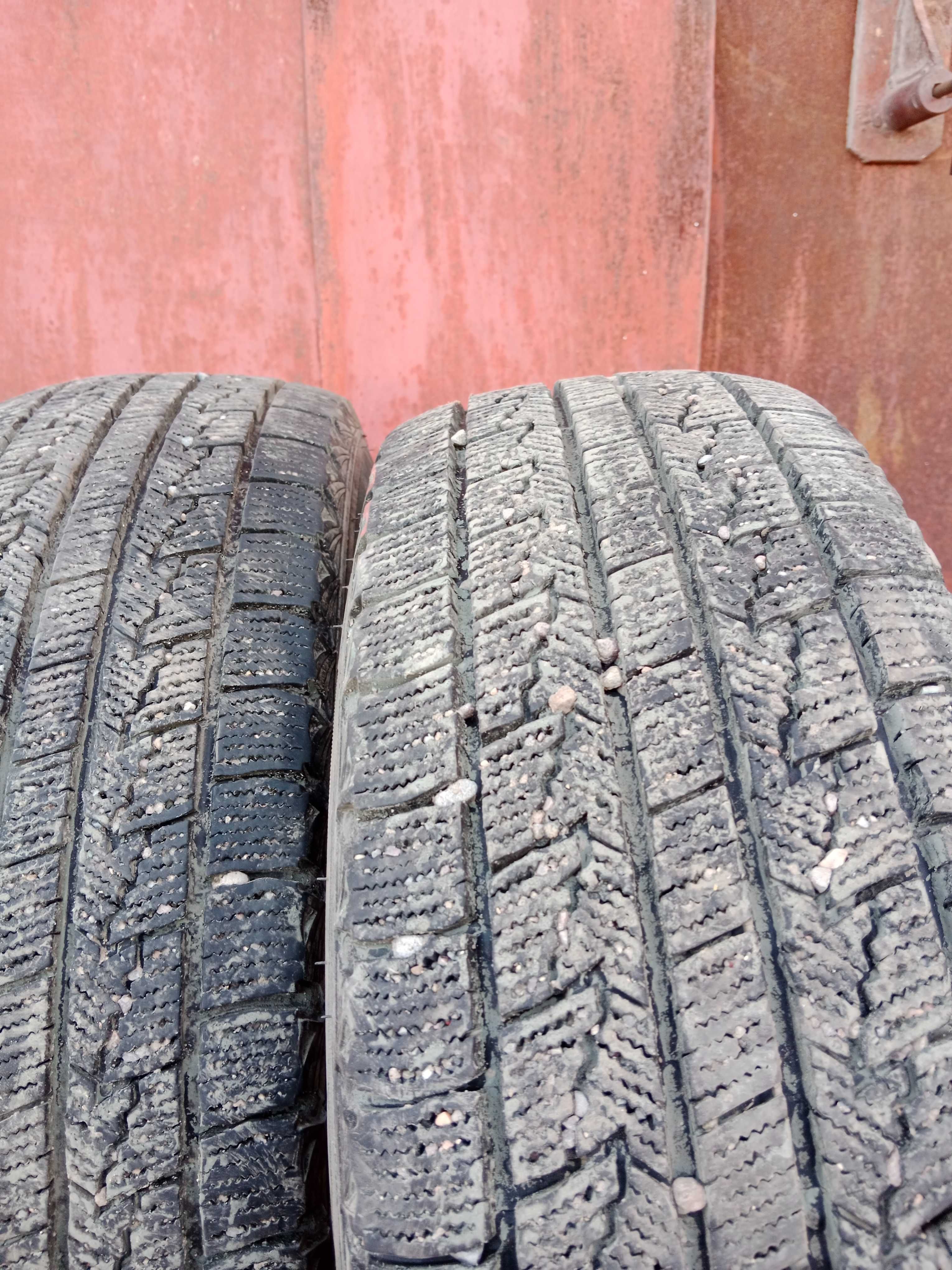 Roadstone Winguard Ice 205/70 R15 96Q без шипов