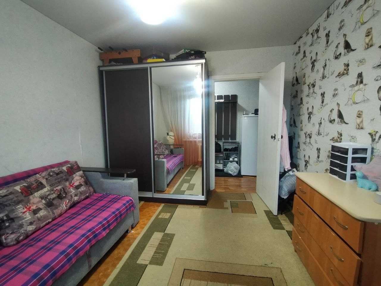 Продажа двухкомнатной квартиры в 19 м/р-не в доме 1993 г.п.