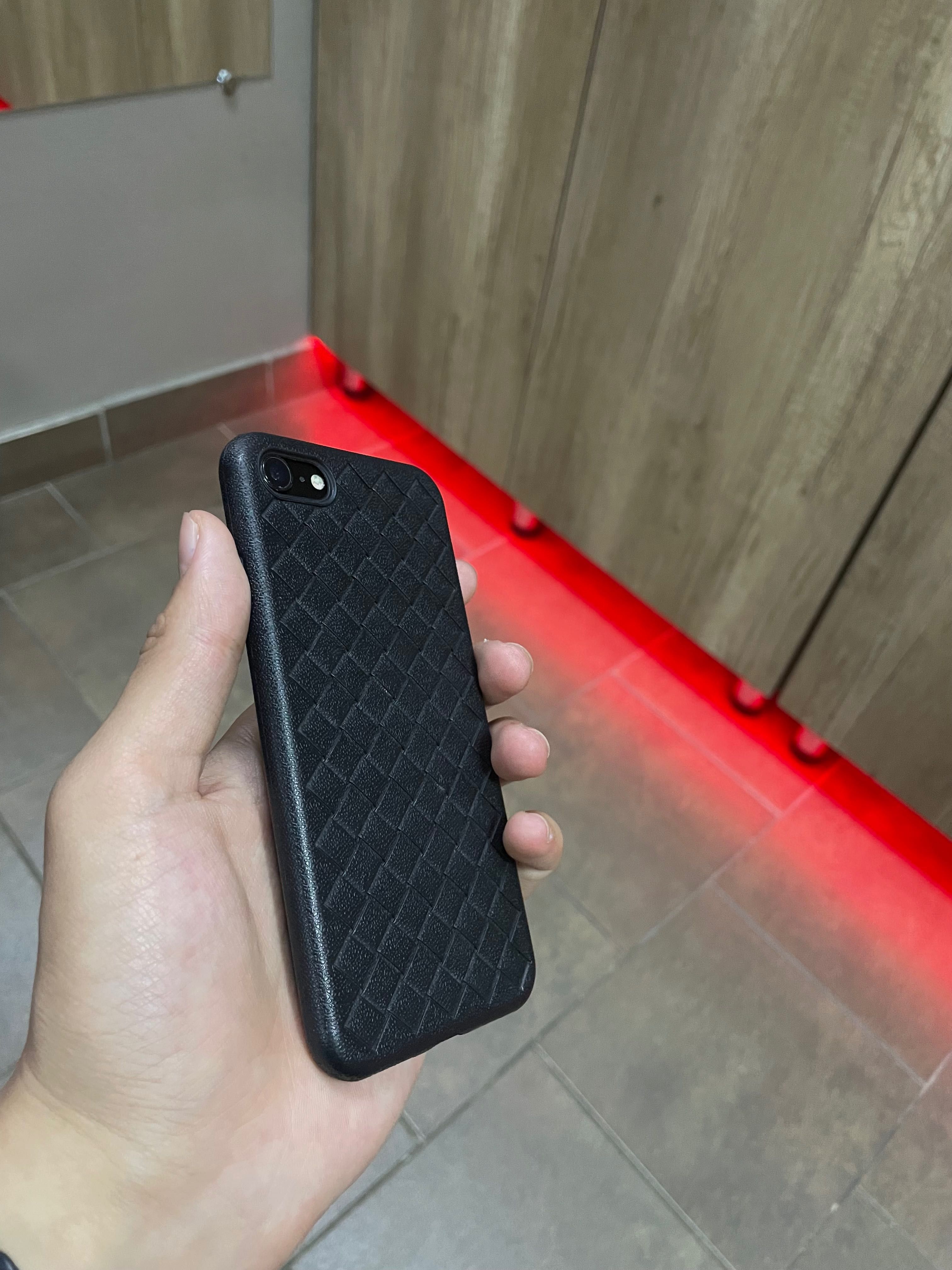 iPhone SE 2020 (Айфон СЕ 2020) В Отличном Состоянии