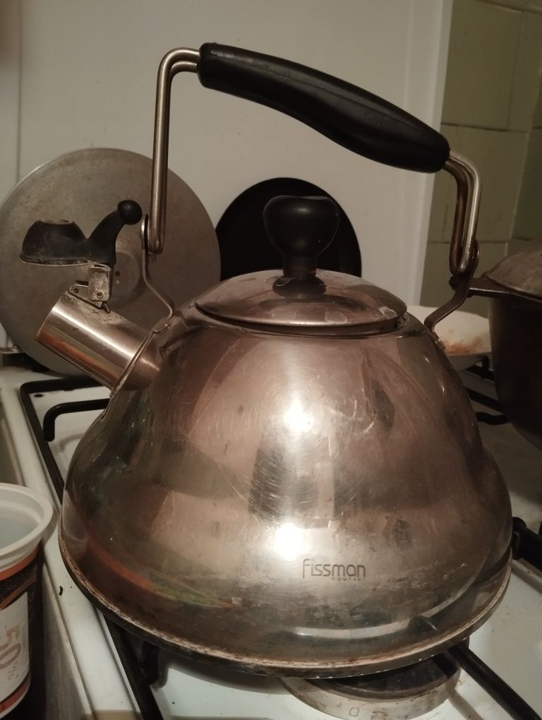 Продам чайник металлический