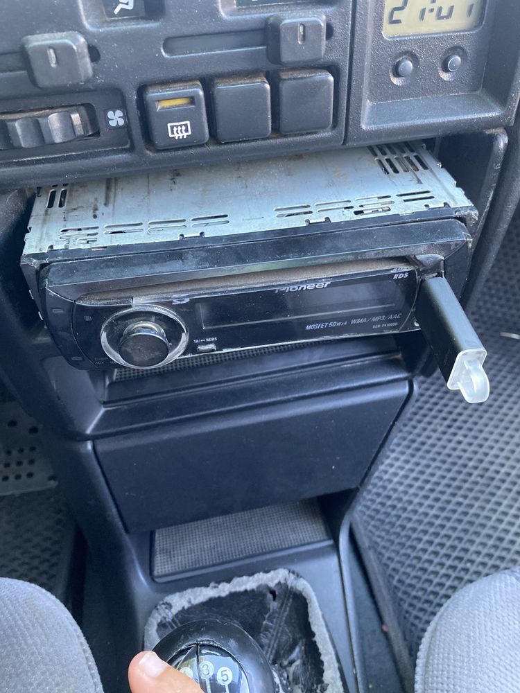 Pioneer DEH Бууу