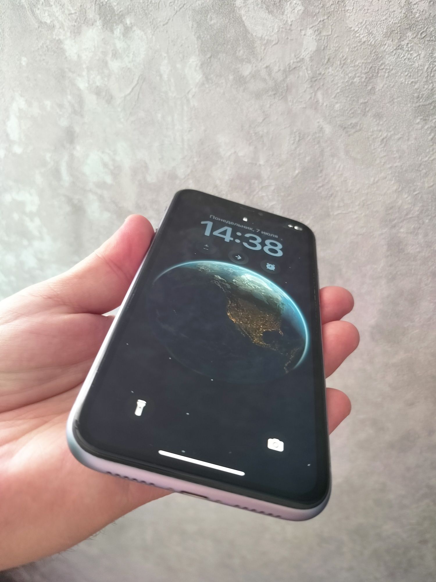 iPhone 11 в идеальном состоянии