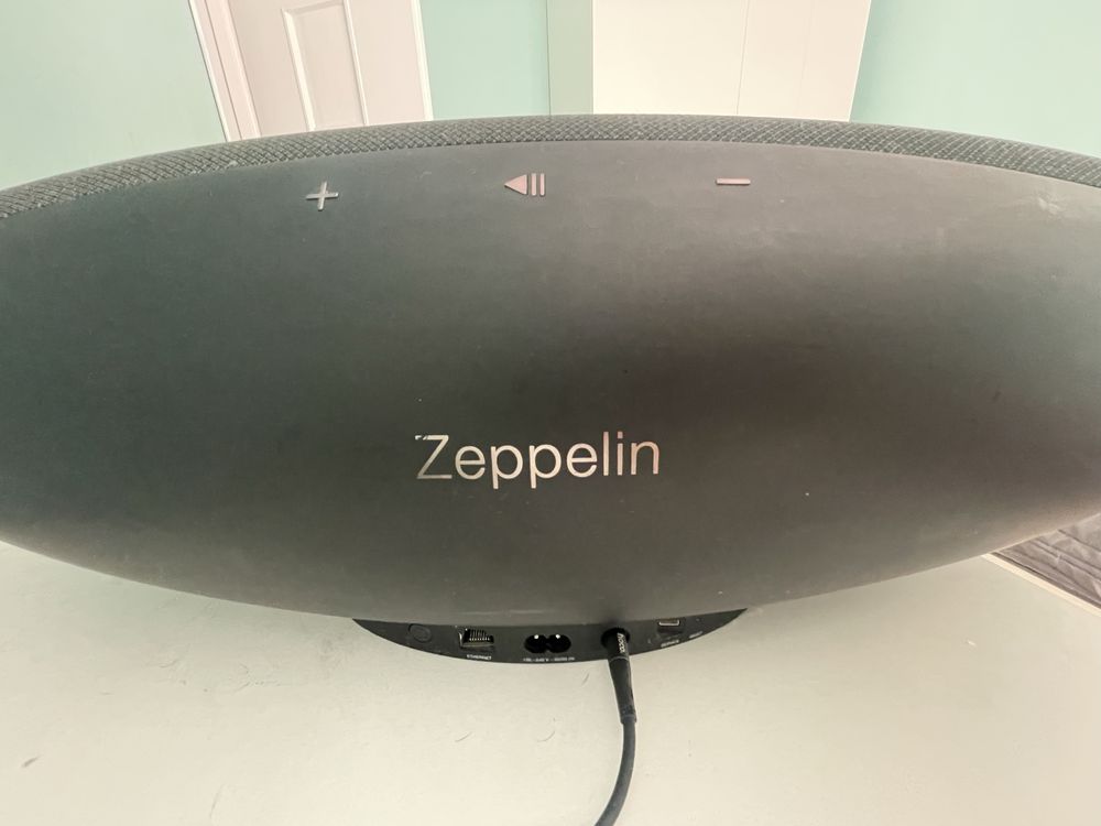 Продам аудиосистему Bowers & Wilkins Zeppelin Wireless