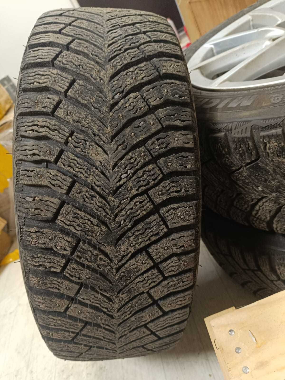 Комплект оригинальных 4 резины 215-55-R17 и диски на камри 70 75 80
