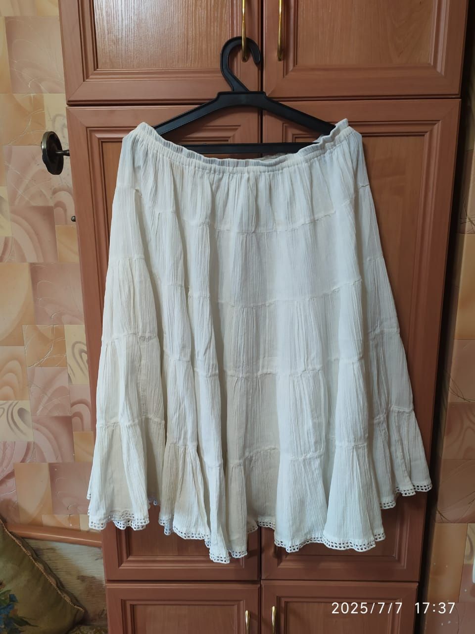 Юбки женские  разные.