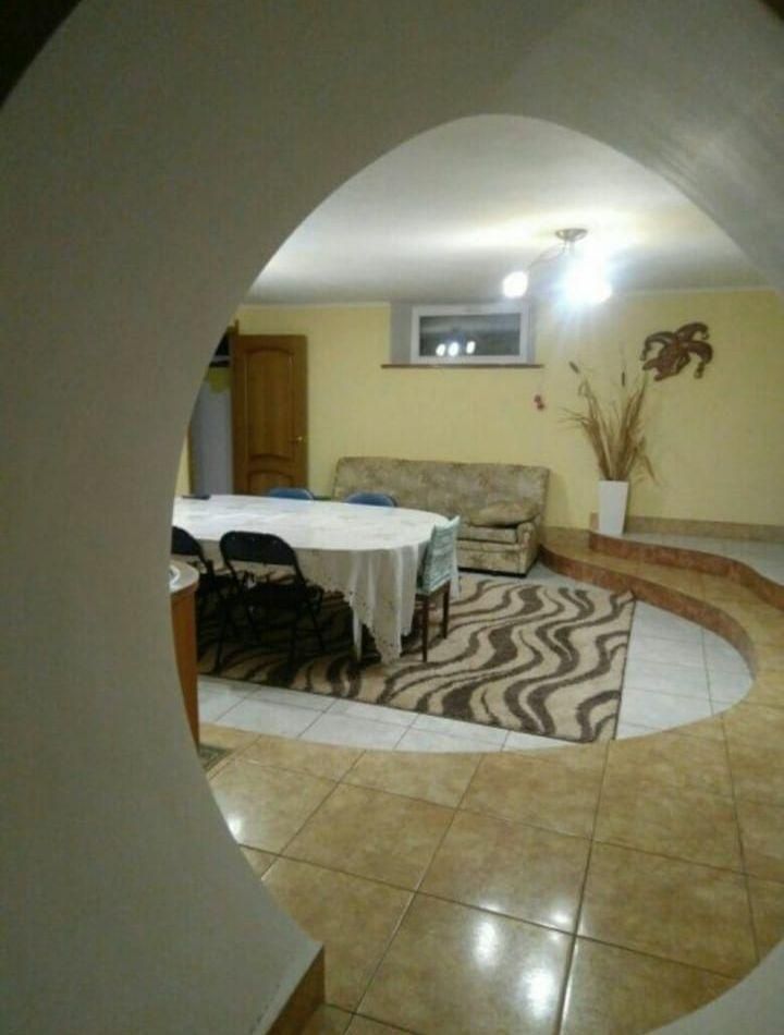 Коттедж посуточно, 220м2, 10сот.