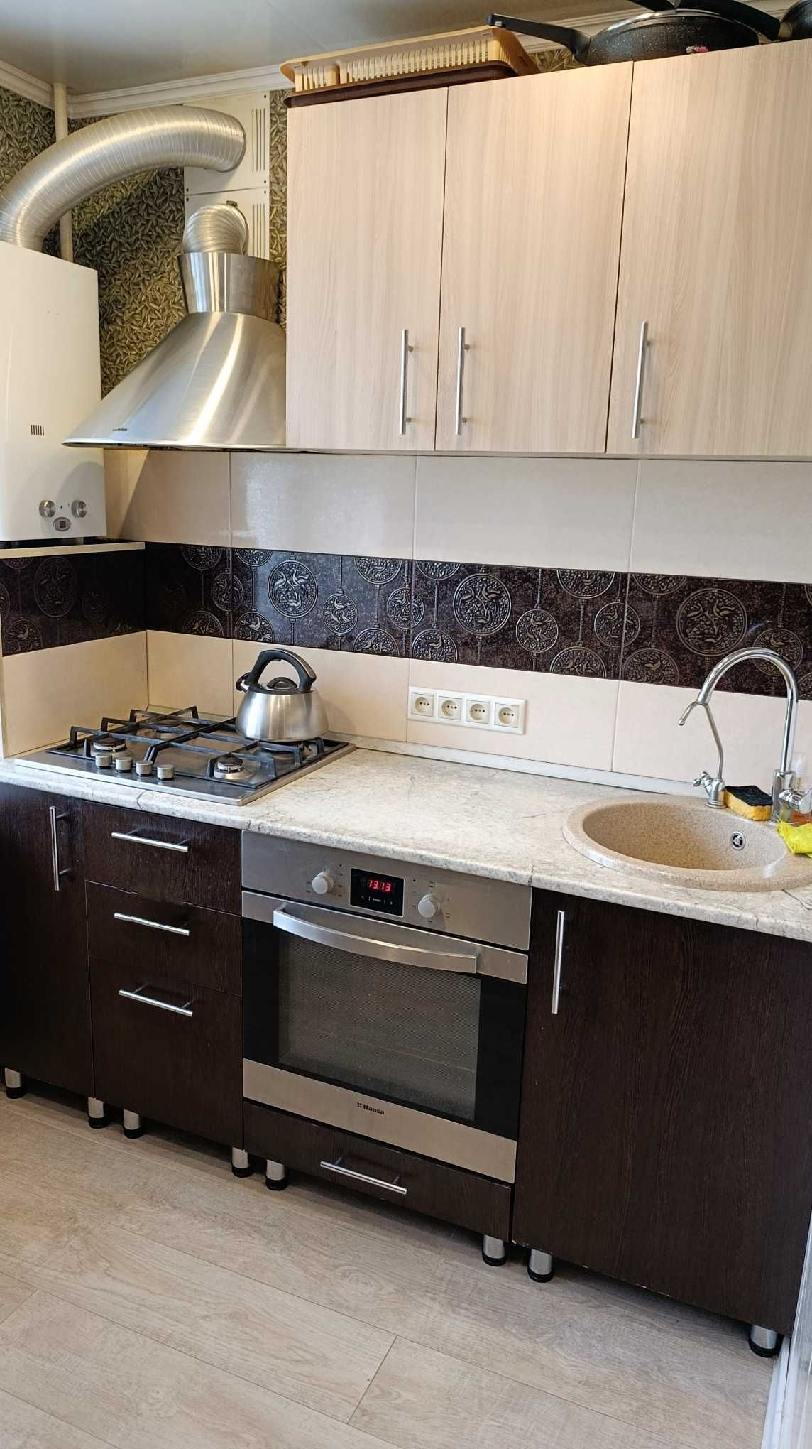 Продам 3х-комнатную кв. на Уалиханова 29.