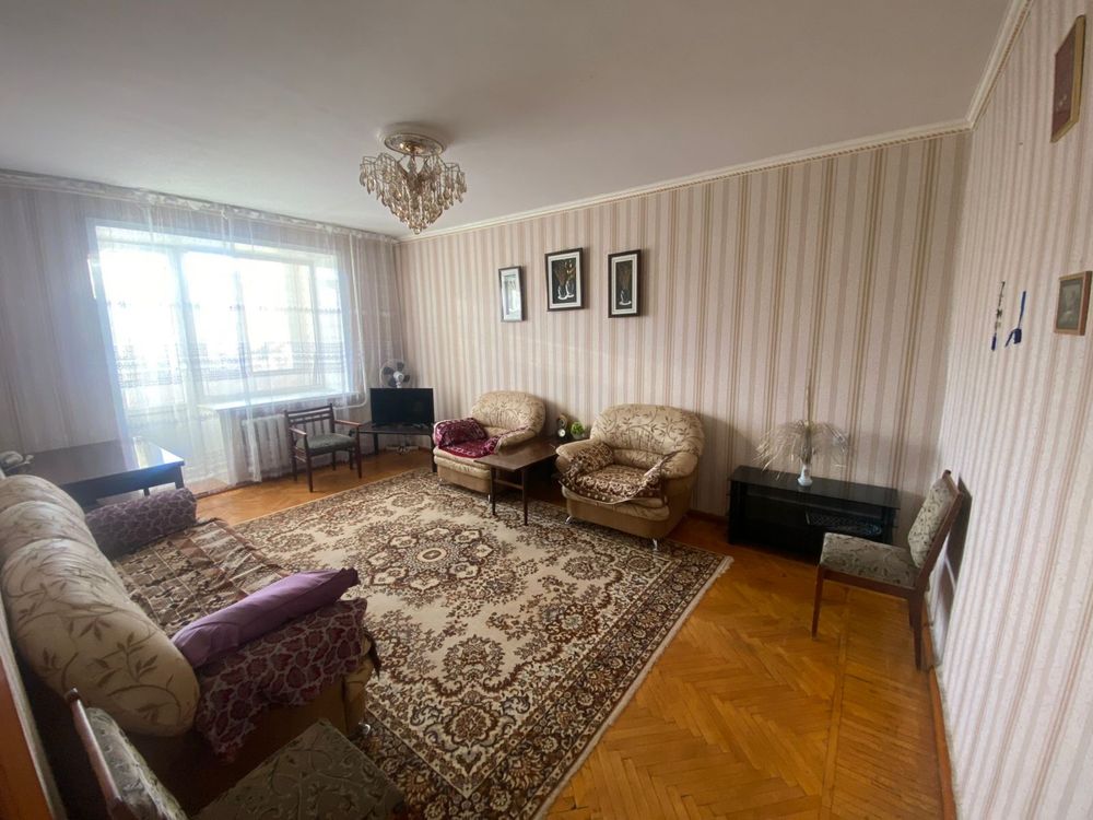 Продам 3-комнатную квартиру Обкомовский дом