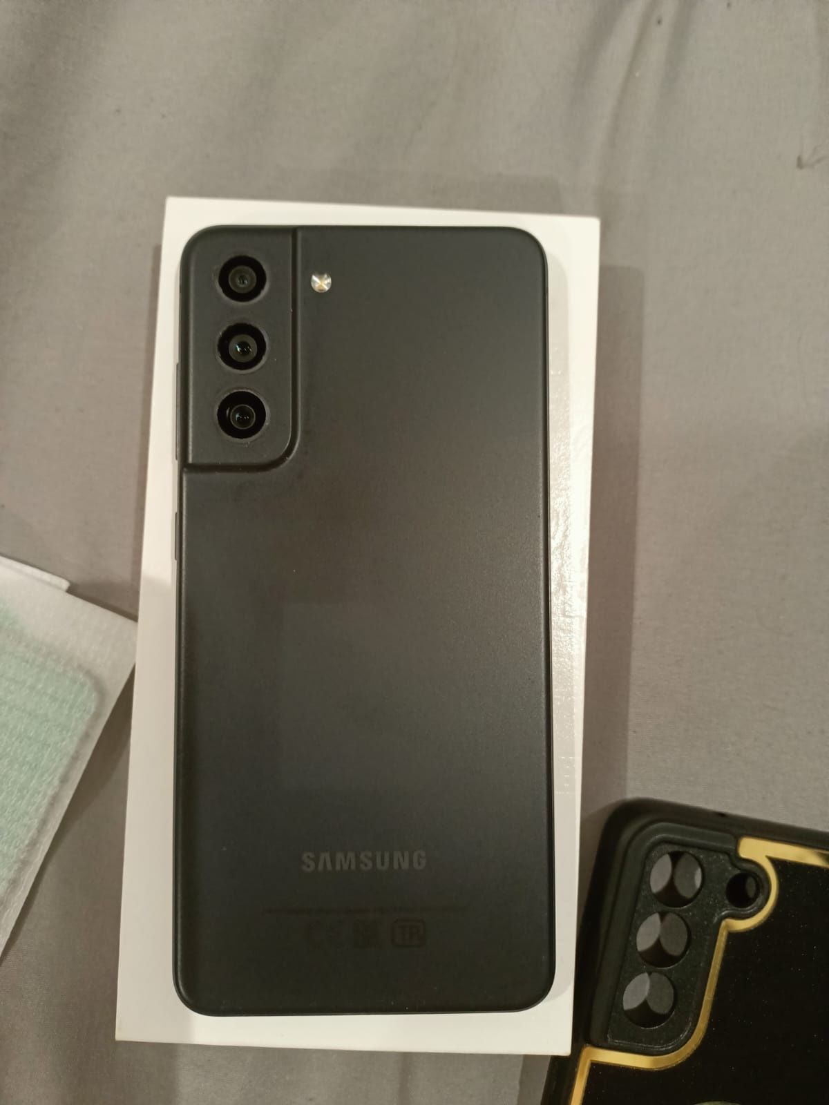 Samsung galaxy s 21fe продам в идеальном состоянии