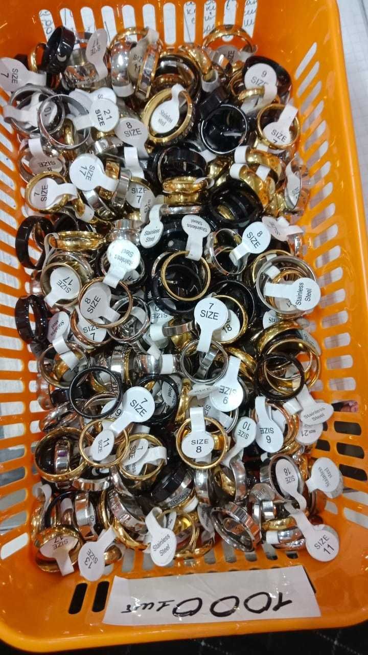 Продам бижутерию, серьги , кольца, кулоны, на подарки
