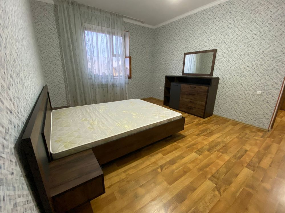 Продам спальный гарнитур
