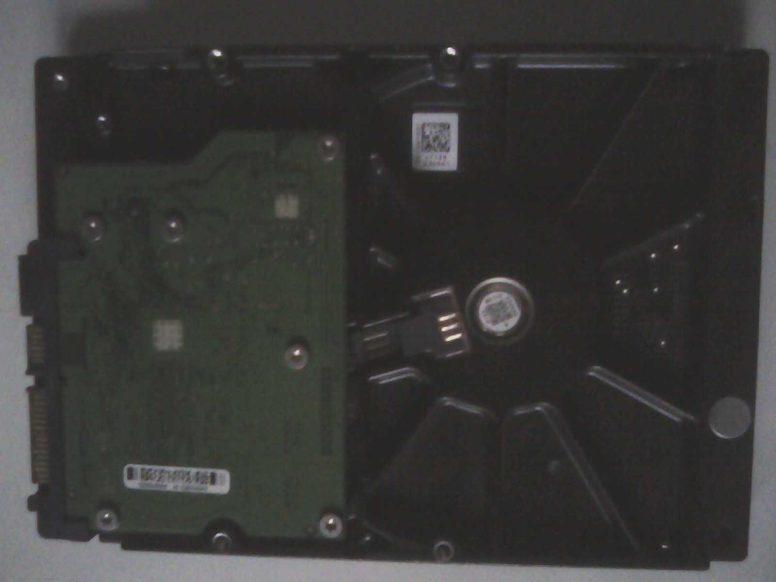 Продам   два HDD диска на 250Gb и 320Gb.