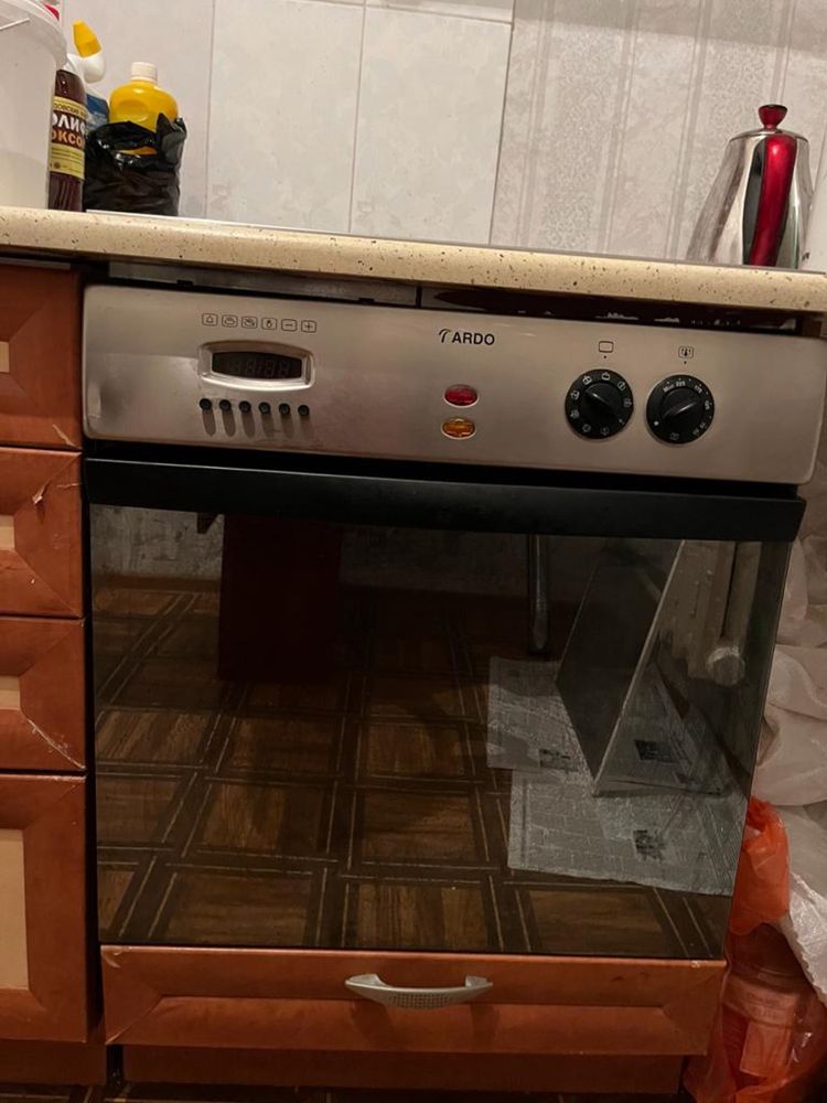Продаю электроплиту в хорошем состоянии
