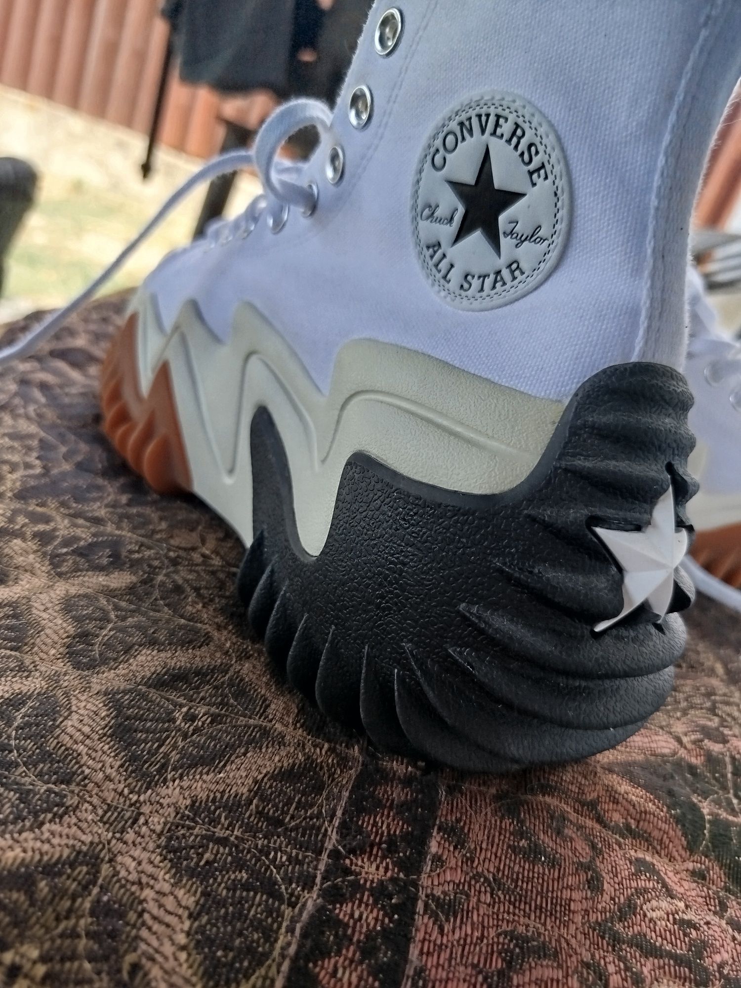 Converse Run Star Motion