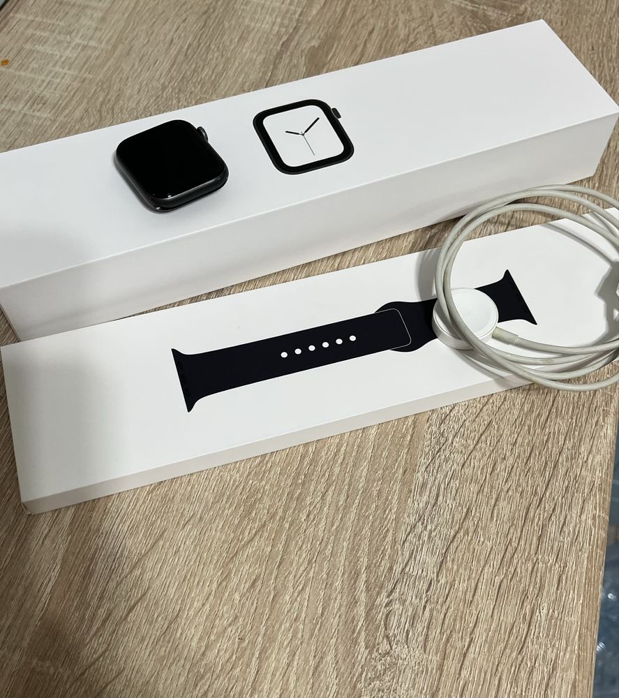 Часы Apple Whatch 4