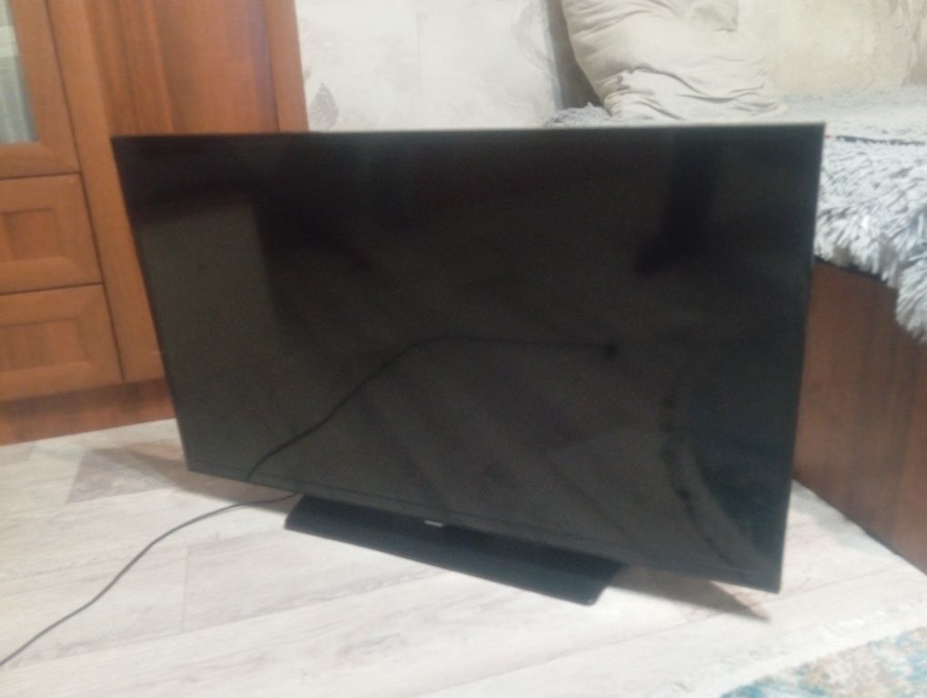 Продам телевизор 102 диагональ