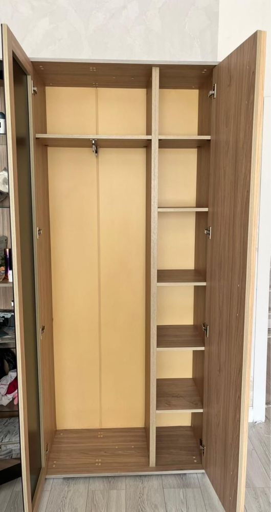 Продам шкаф , камод