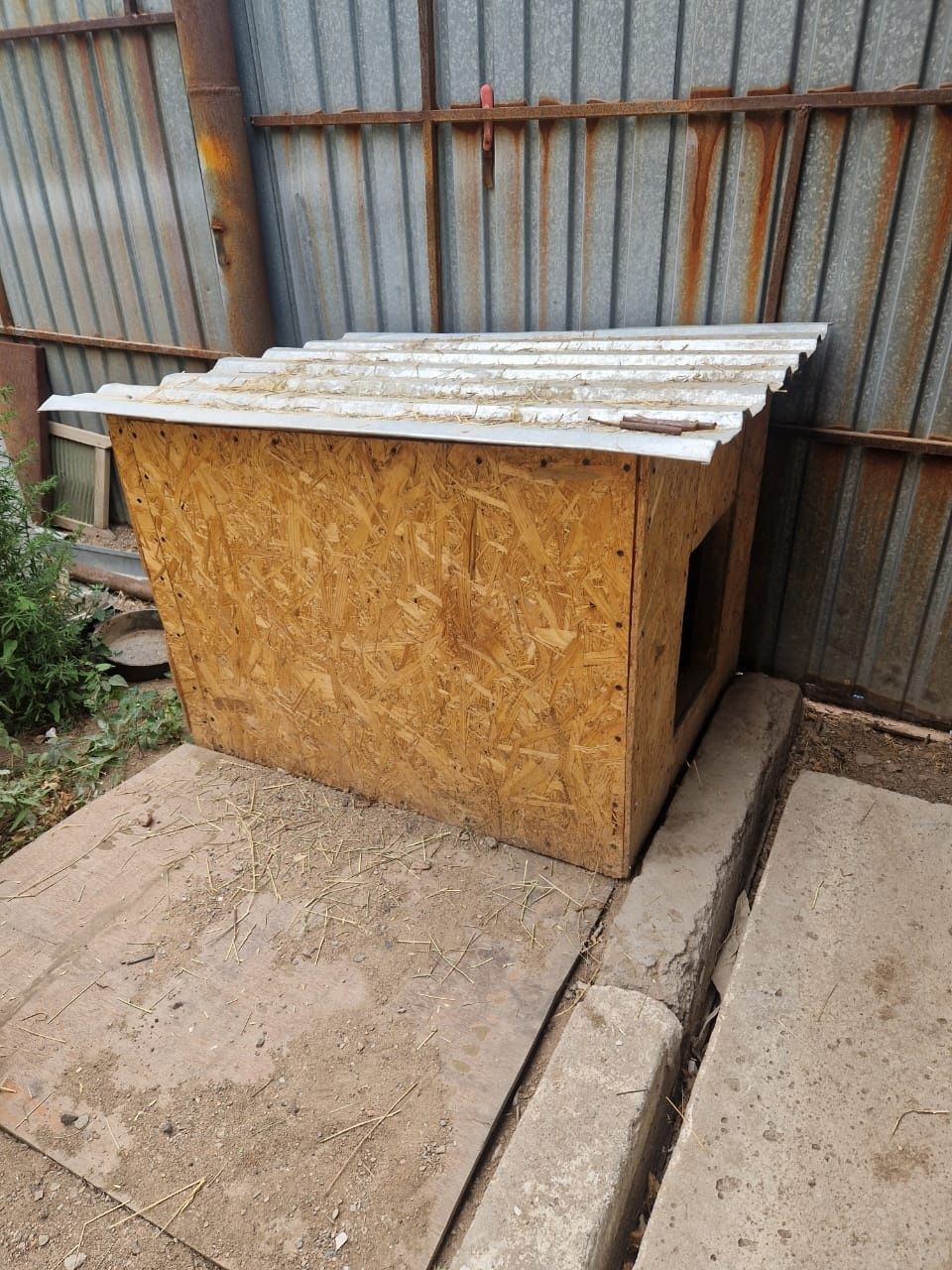 Продам Собачую утепленую будку.