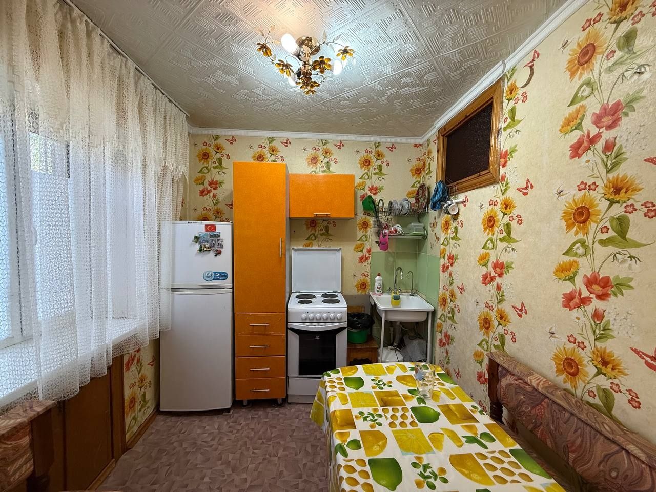 Продаётся 2х комнатная ул. Мәңгілік Ел 6 (Комарова) на 1 этаже