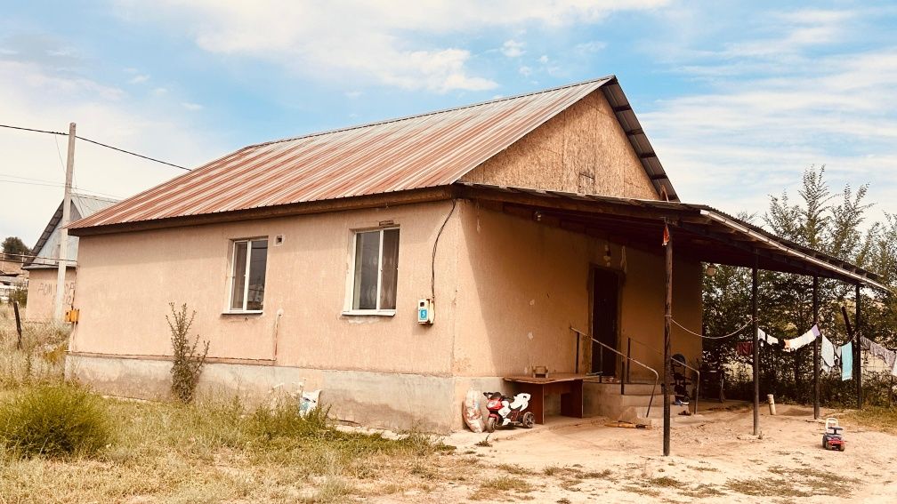 Үй гариянтиямен сатылады