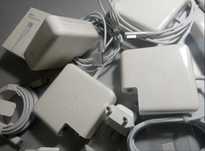 на MacBook 85W (ватт) - зарядка, блок питания