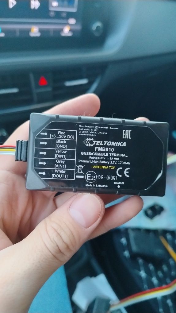 GPS трекер Teltonika FMB910