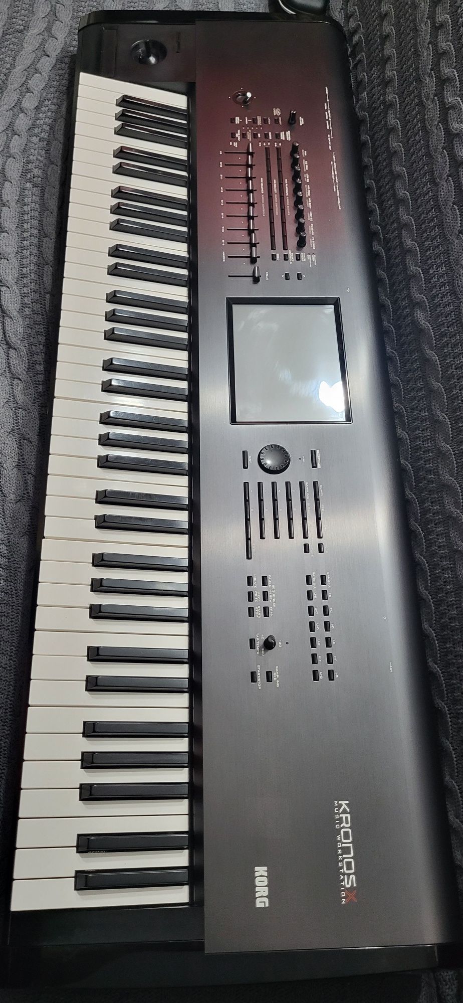 Korg Kronos X 73 клавиши. Продаю.