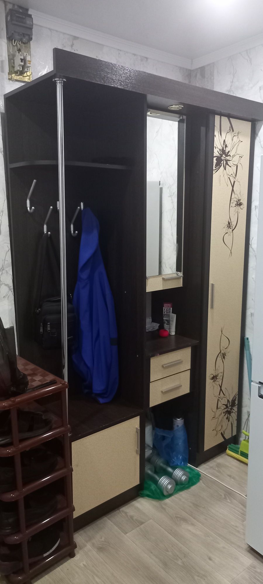 Продам  прихожую