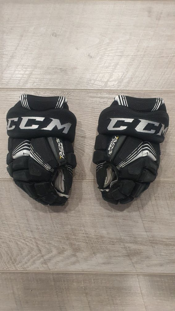 Продаю перчатки CCM Tacks 7092