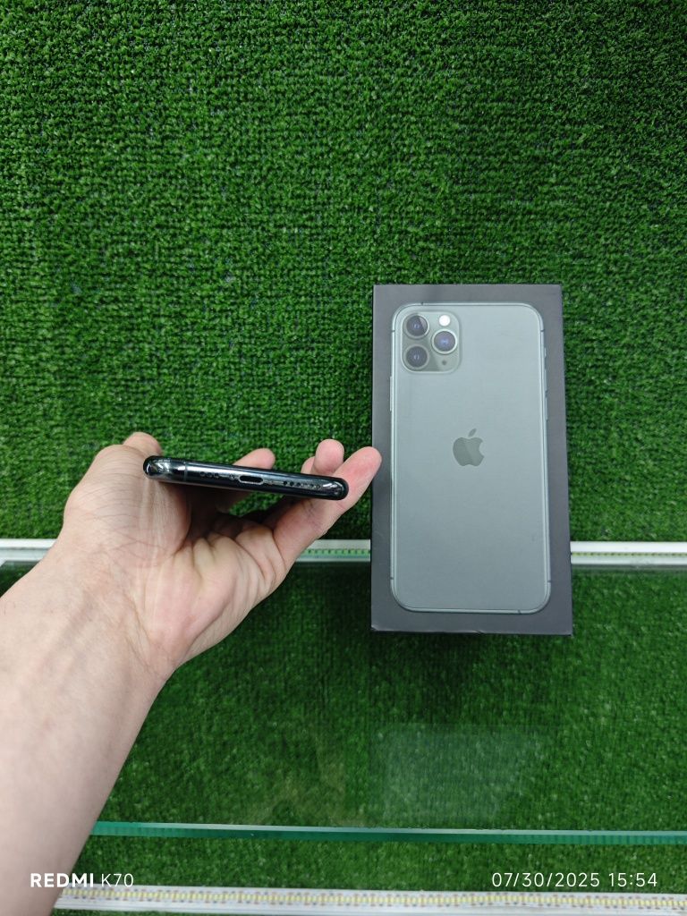 iPhone 11 pro с коробкой