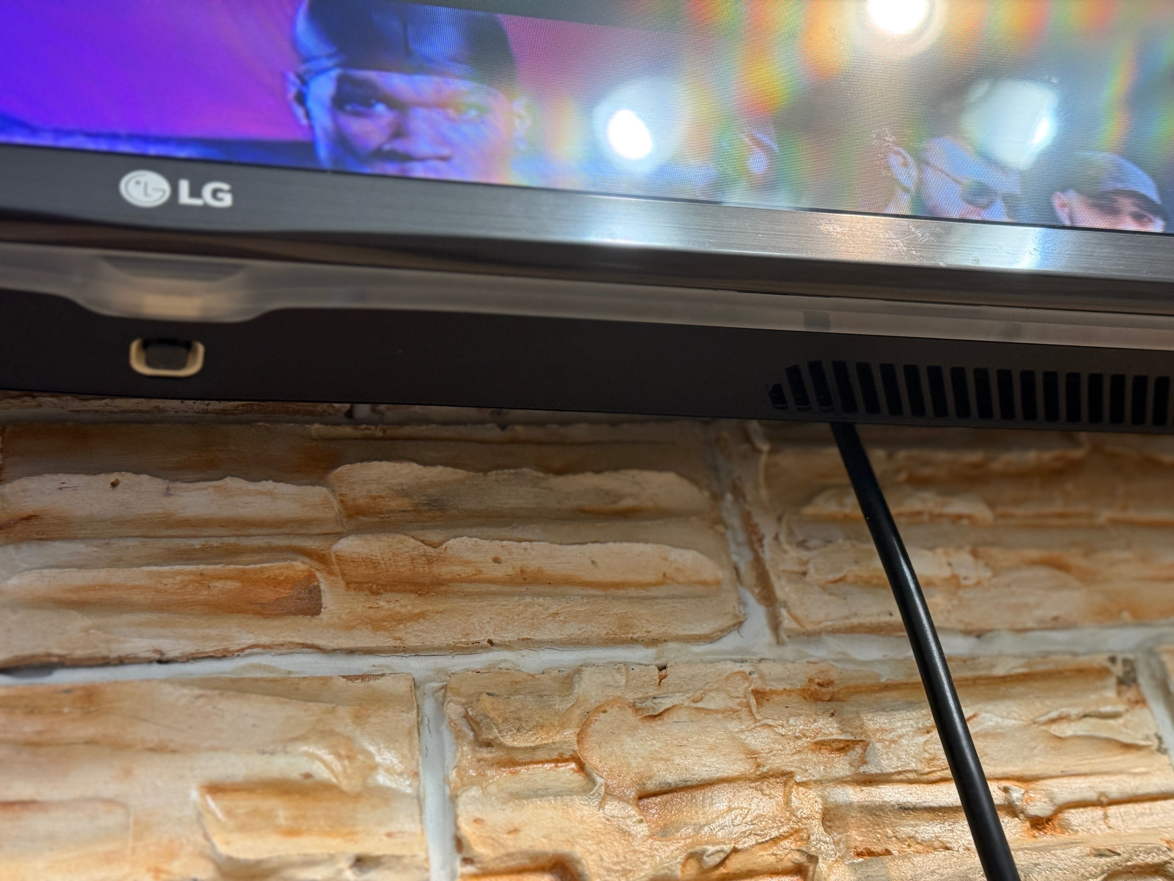 Большой Smart телевизор LG с диагональю 43’’ (107 см). В отличном сост