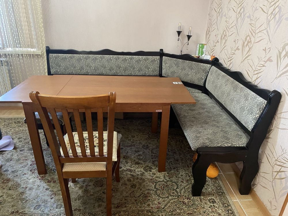 Продается столы и стулья