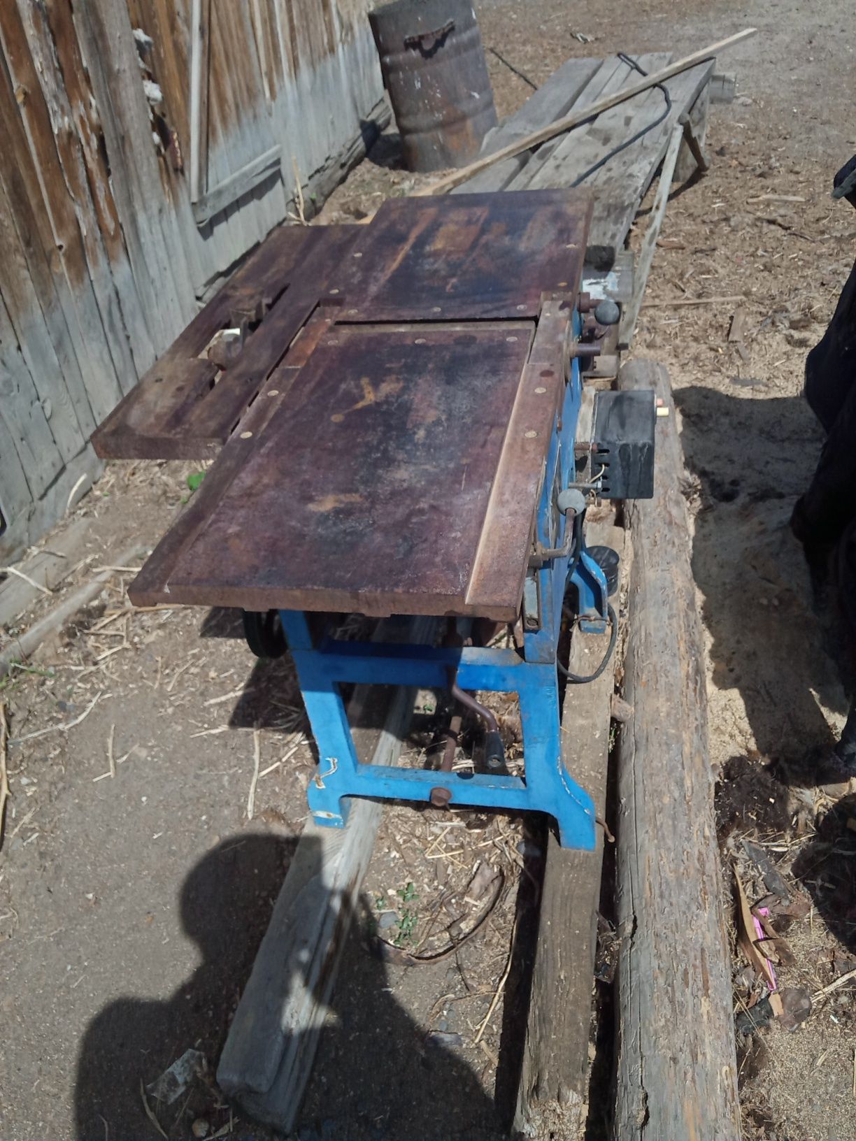 Продам дерево обробатовающий станок