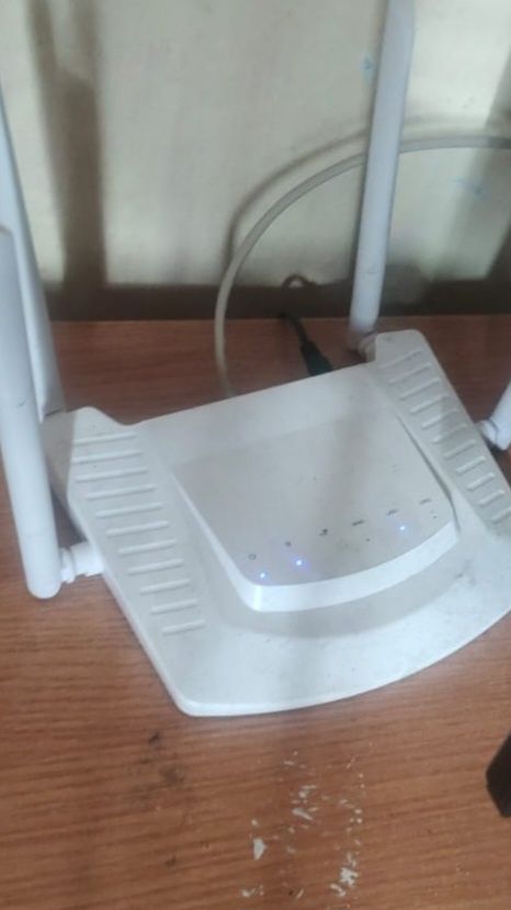 Билайн актив алтел теле2 кселл izi 4G Wi-Fi роутер модем через симку