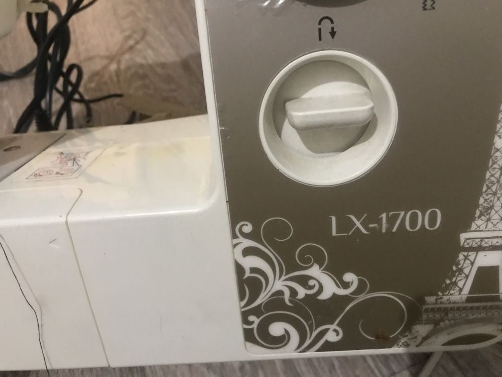 Продам швейную машину brother LX1700