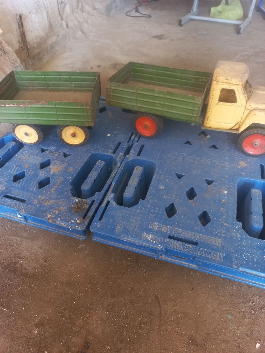 продам железную машинку из детства