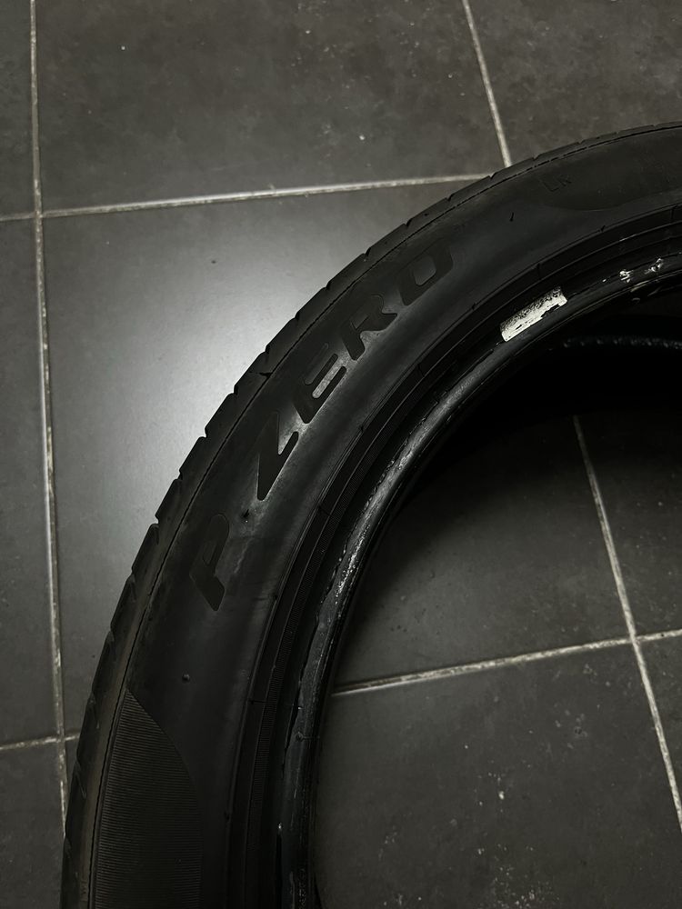 Комплект летней резины Pirelli P-Zero 275/40 R22